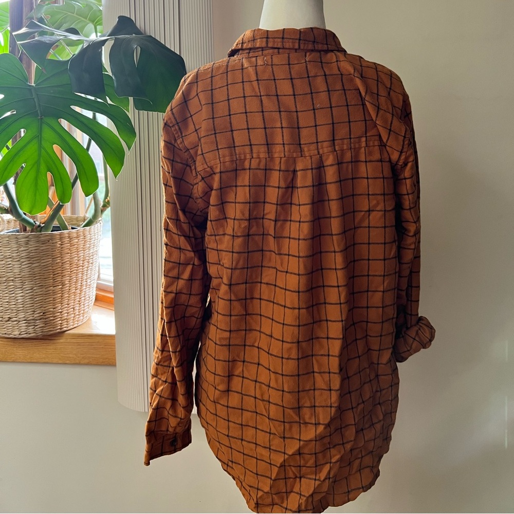 Flannel Button Down. Size M - image 2